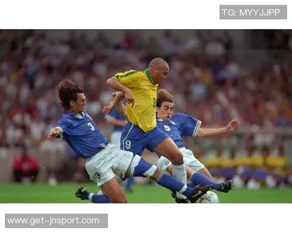 小罗回忆入狱生活竟然有足球赛狱警让他意外放松171天的经历 小罗回忆入狱生活竟然有足球赛狱警让他意外放松171天的经历